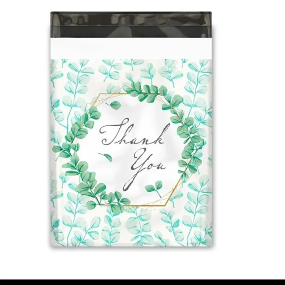 Poly mailers Tissue paper Insert cards stickers